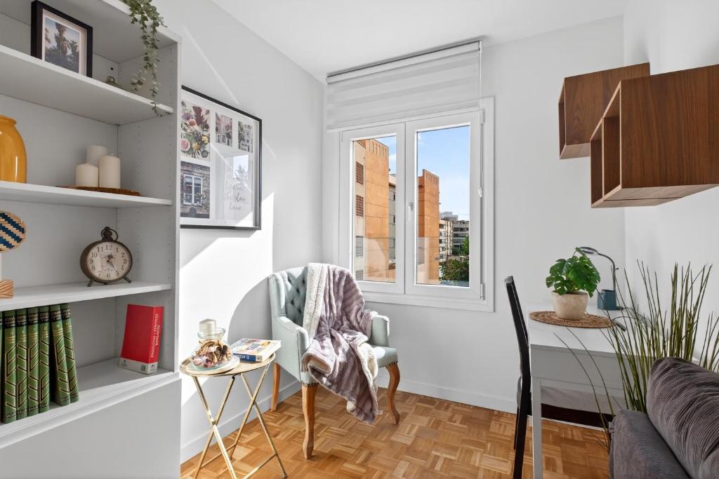 New apartment in the city center 3beds, 2baths & parking - 4
