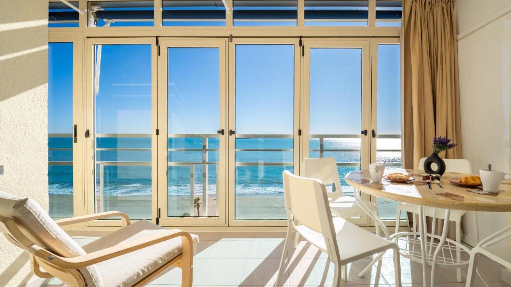 GOYA sea front apartment - 1