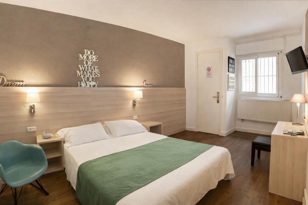 Hotel Carbonell - 2