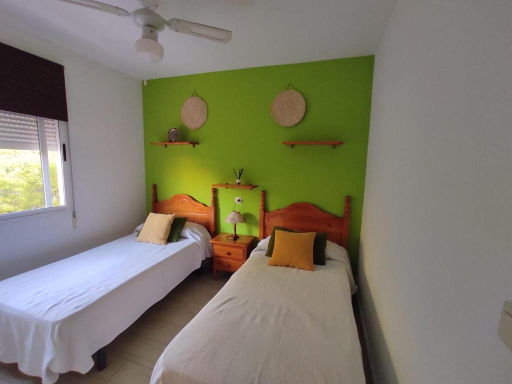 apartamento con piscina y terraza - 3