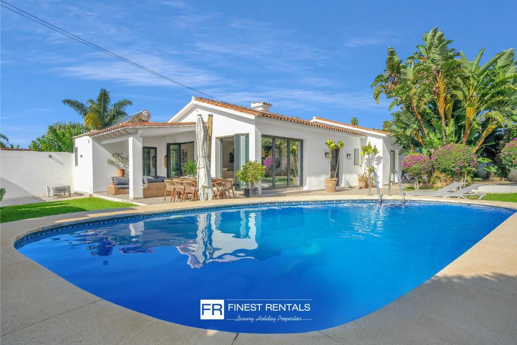 The Secret Garden Villa by Finest Rentals - 1