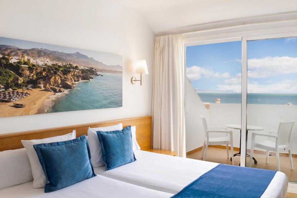 Aluasun Lago Rojo - Adults recommended — Hotel rooms in Torremolinos, Andalusia