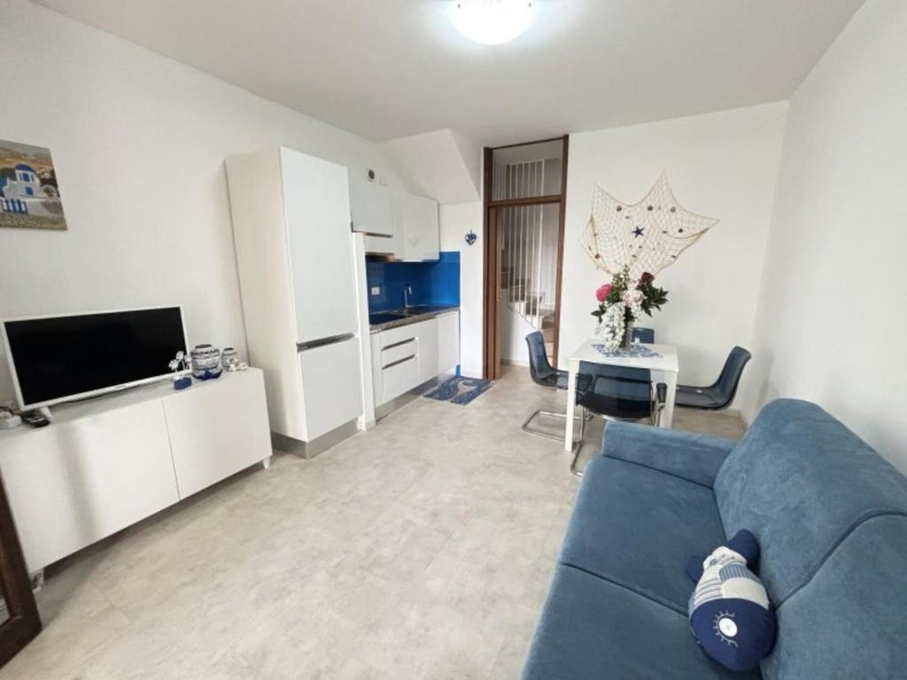 Modern flat near the beach with pool - 3