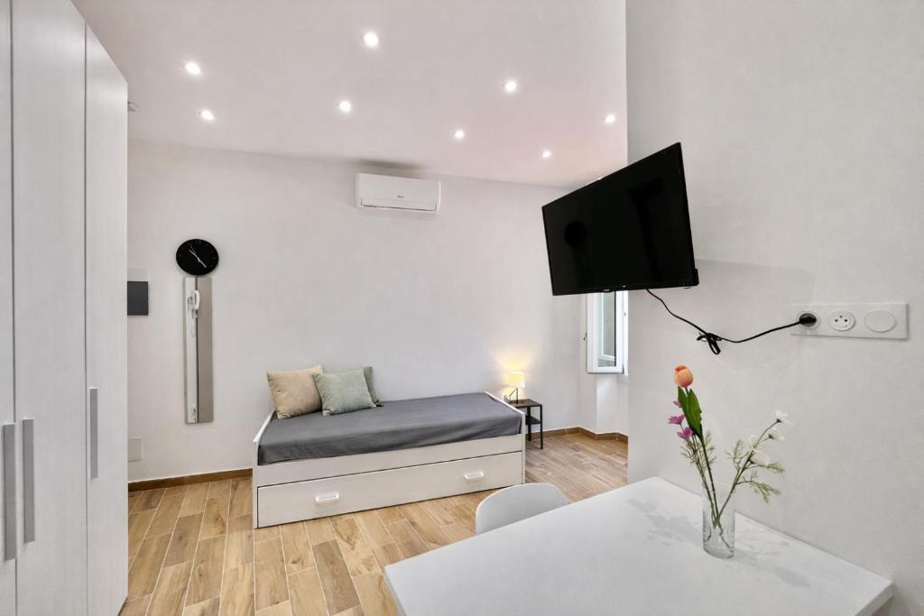 Cozy studio in the heart of Menton's old town - 2
