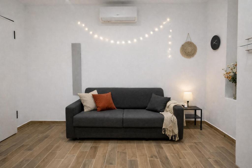 Comfortable studio in the old town of Menton - 1