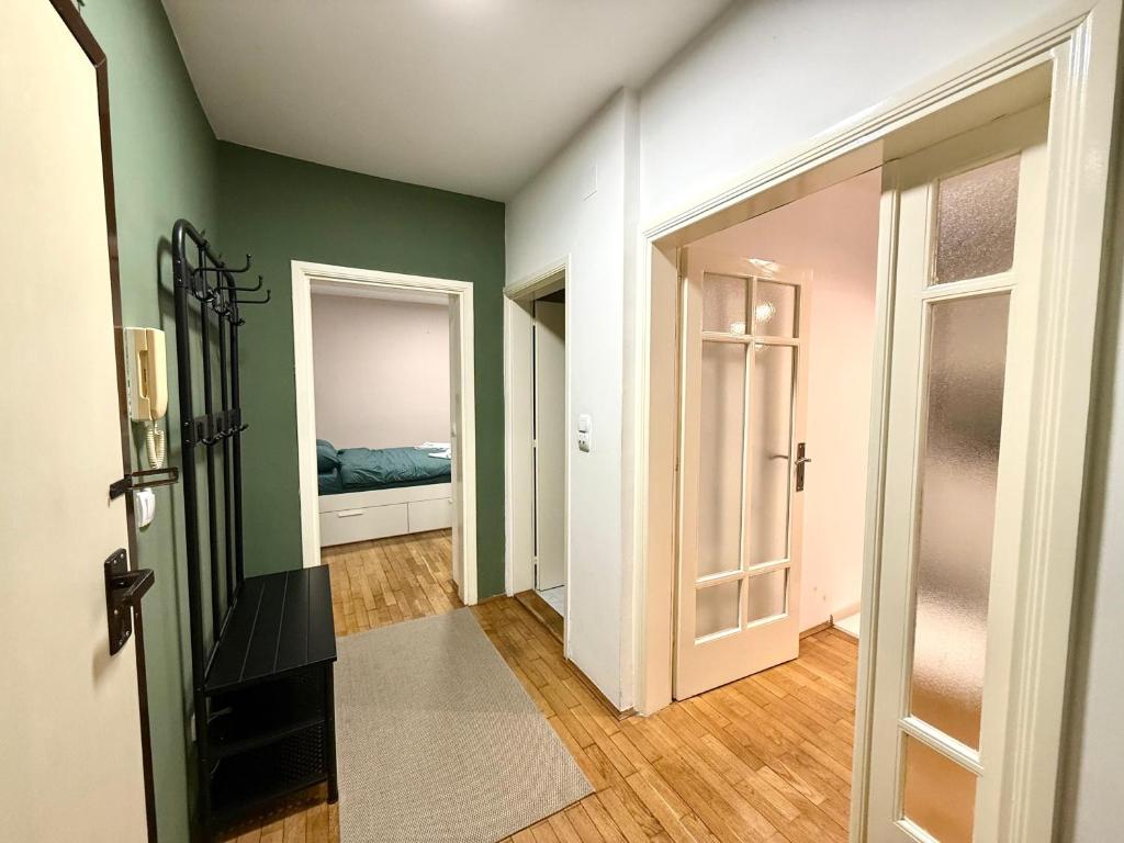 7 Emperors Central Suite - 2