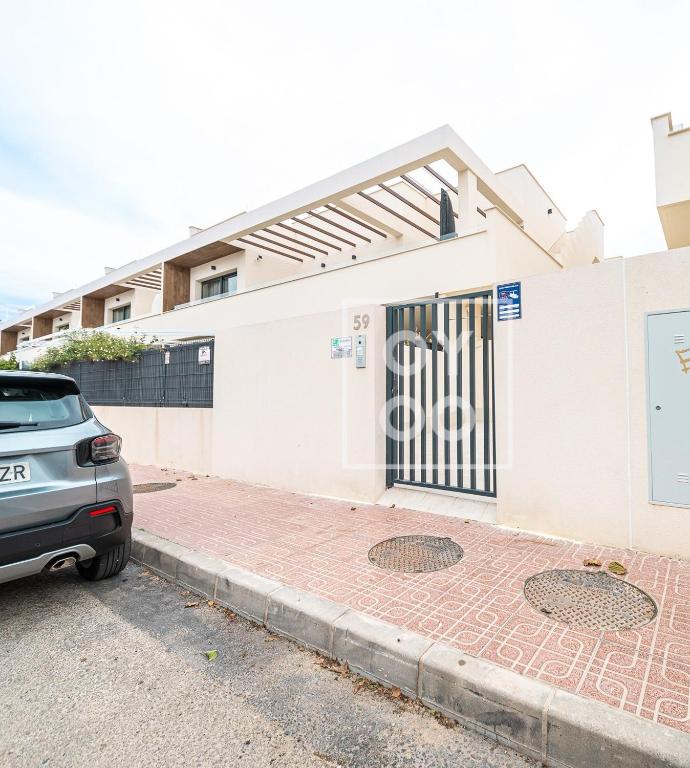 Amalia Garden Groundfloor Retreat, heated pool, near beach and sea, By OYOOSTAYS - 3
