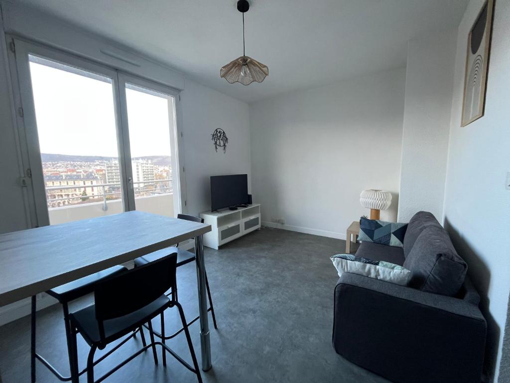 F2 neuf, centre ville, terrasse, WIFI, garage en option - 3
