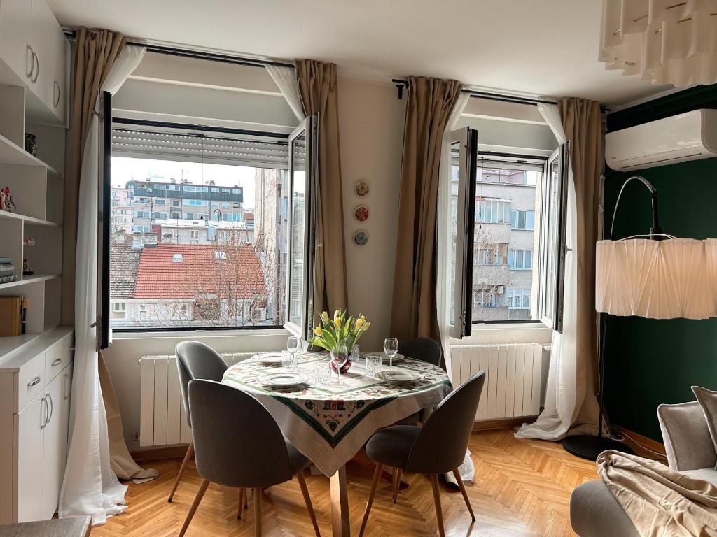 Sunny Antique Stay - Near Fortress - 5