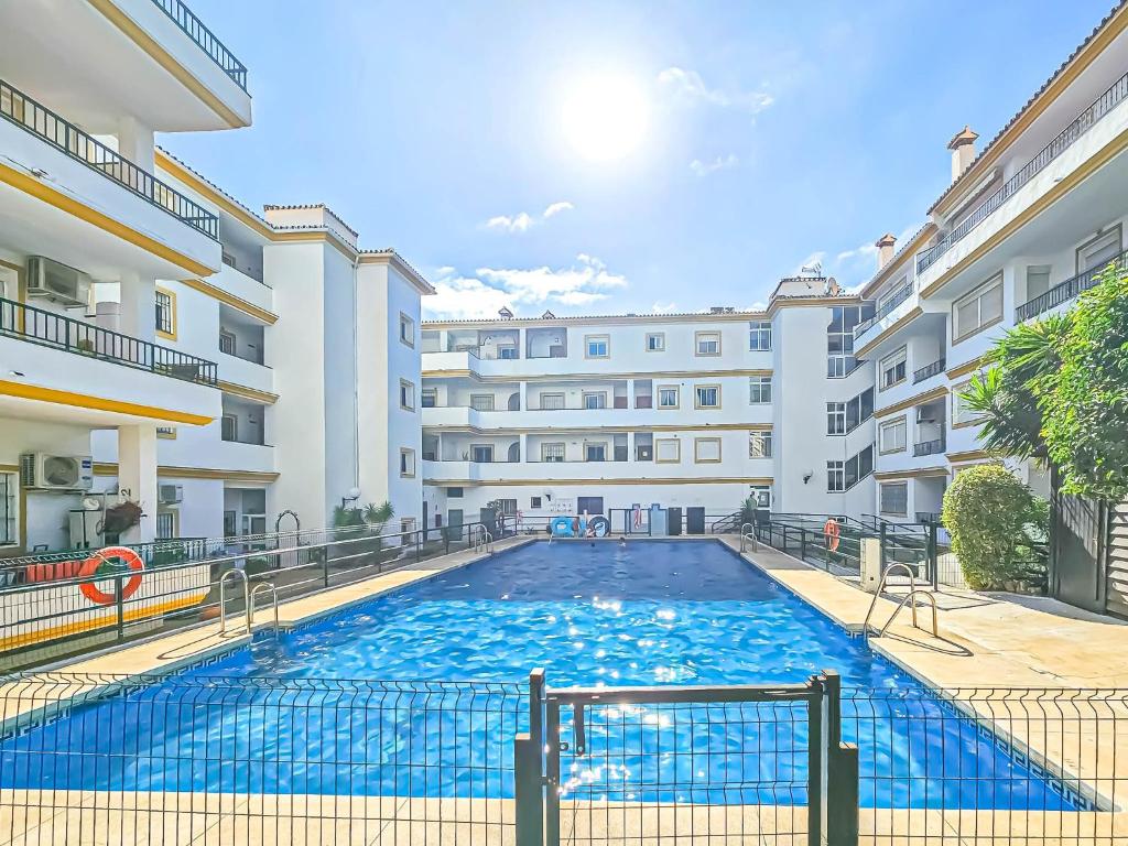 Apartment in centre of La Cala, 200 metres from beach - 2