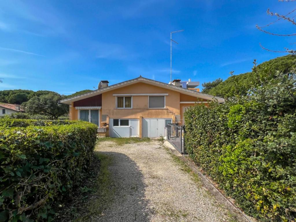 Bibione villa with garden - 1