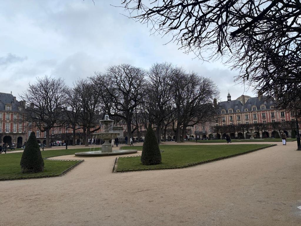 Le Marais Place des Vosges Paris - 2