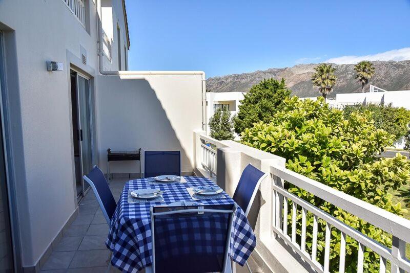 Sea and Mountain View Apartment photo