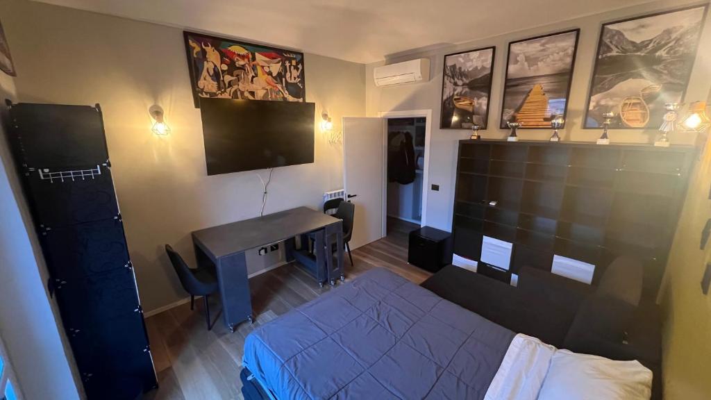 Camera con bagno e balcone privato in Casa Condivisa - 2