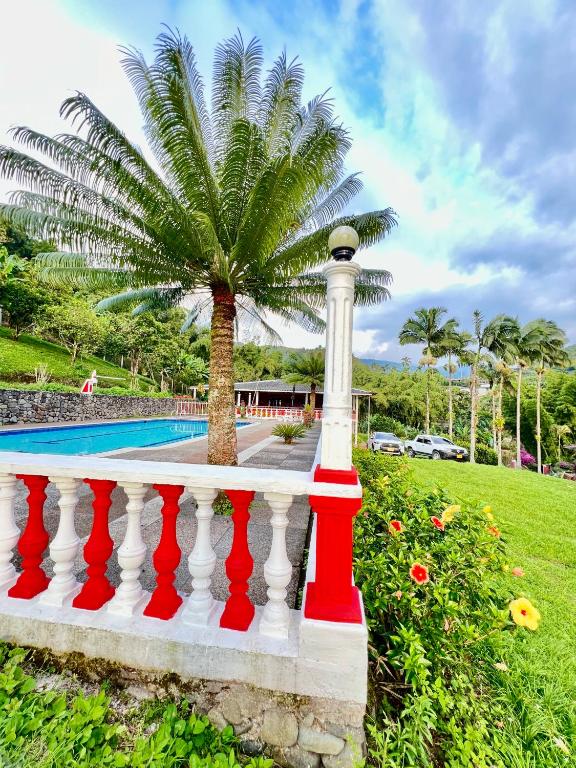 Finca La Carmelita Casa Campestre con Piscina y entre Montañas a sólo minutos de Santa Rosa de Cabal - 4
