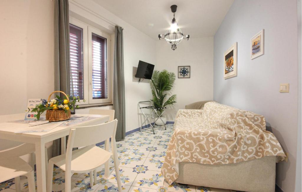 1 Bedroom Nice Apartment In Vico Equense - 3