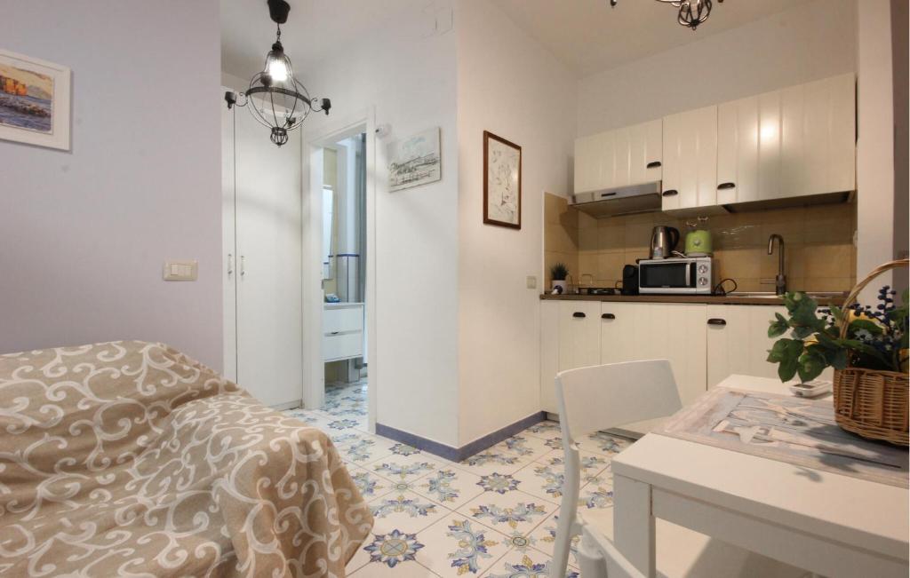 1 Bedroom Nice Apartment In Vico Equense - 5