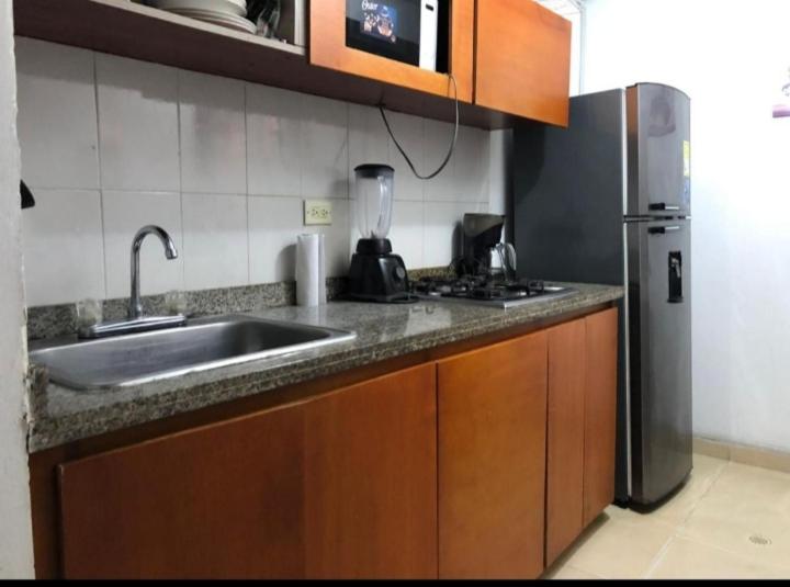 Cómoda habitación cerca de la via 40 Carnaval Barranquilla - 4