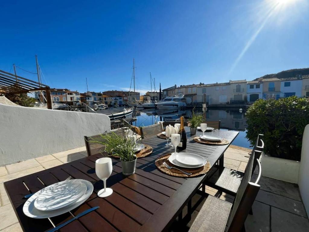 Maison moderne 4 ch climatisée avec Wi-Fi à Port Grimaud - FR-1-868-25 - 2