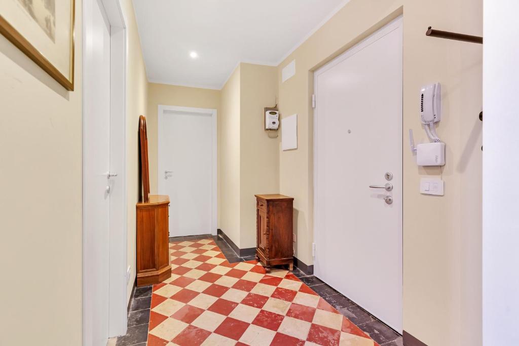 Classy Apartment with 2 Bedrooms - 4