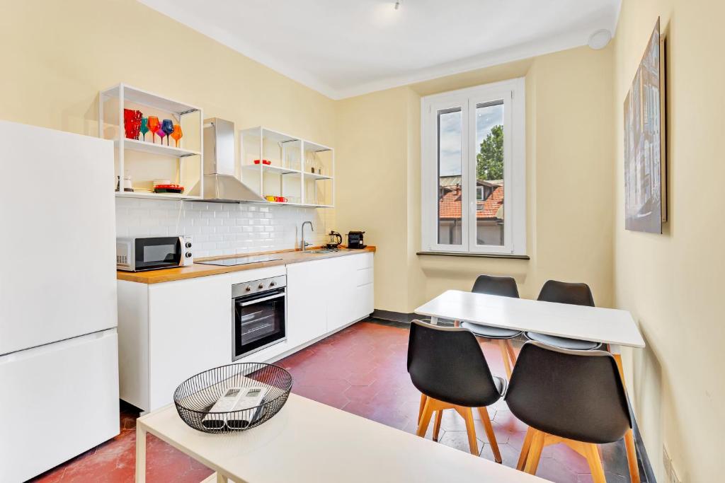 Classy Apartment with 2 Bedrooms - 2