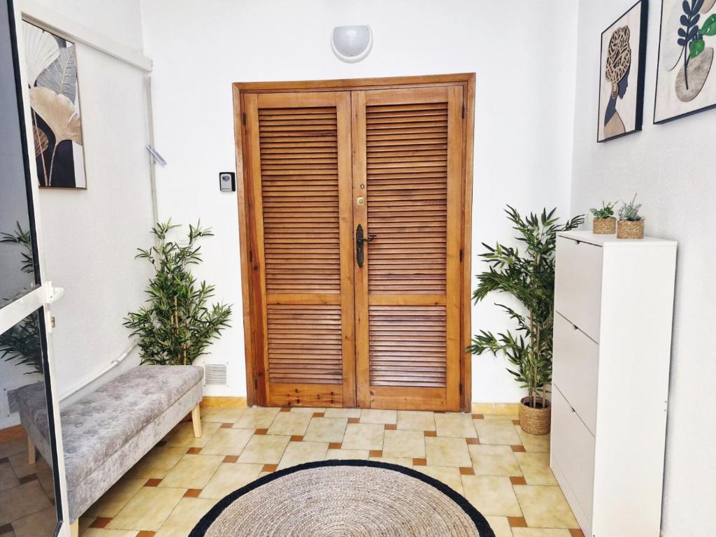 La Casa de Verónica - Serene Apartment with Shared Pool, Steps from the Beach - 2