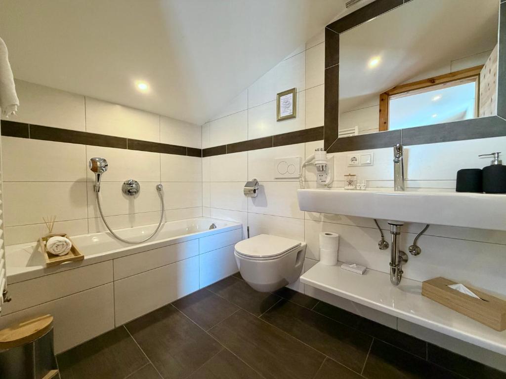 Boutique Hotel Alpenhof - 5