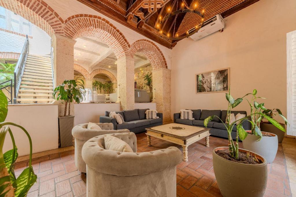 5 Bedroom House in the Walled City with Pool - 5