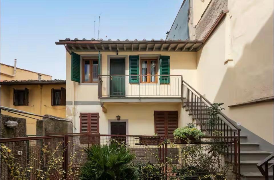 Fully Renovated Cosy Oltrarno Apartment with patio - 1