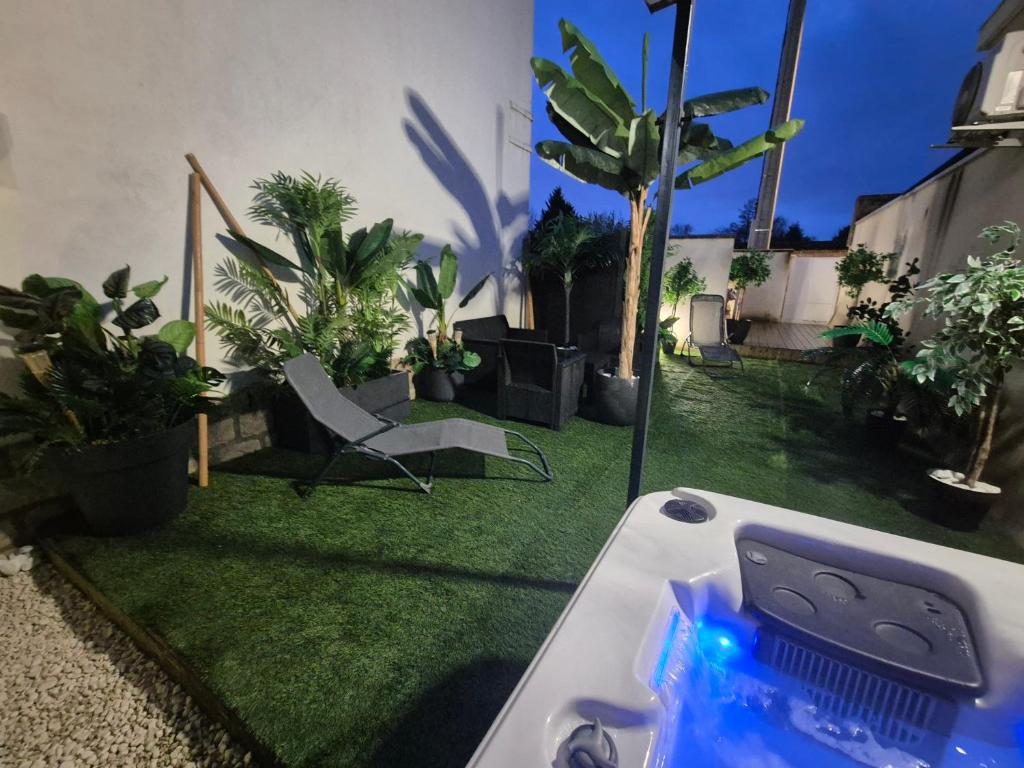 Studio avec Spa Privatif & Terrasse Jungle Dijon Centre - 4