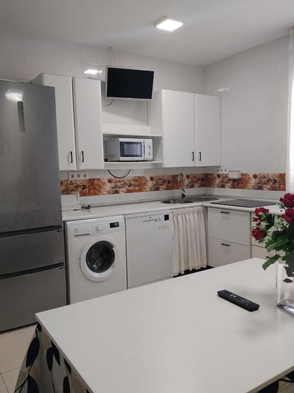 Apartamento 2 hab en Teatinos - 3
