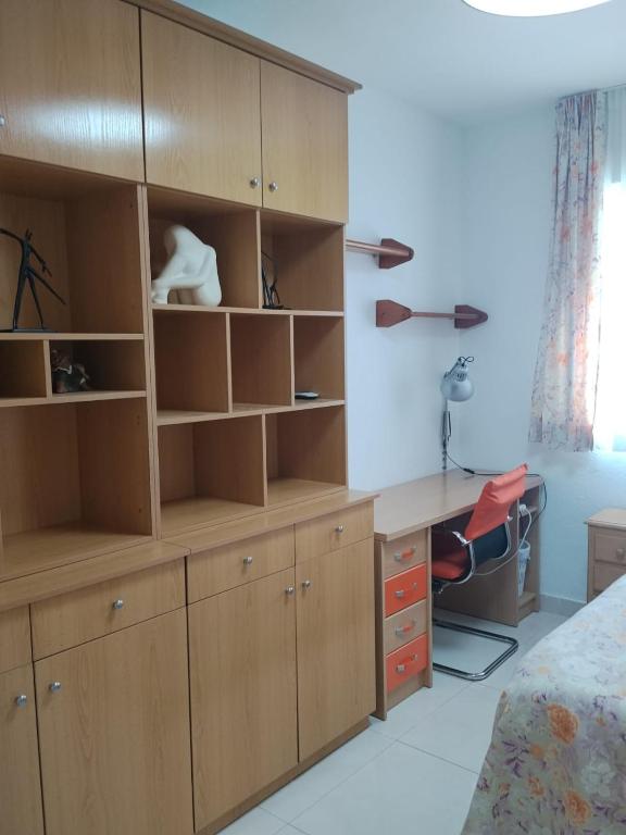 Apartamento 2 hab en Teatinos - 4