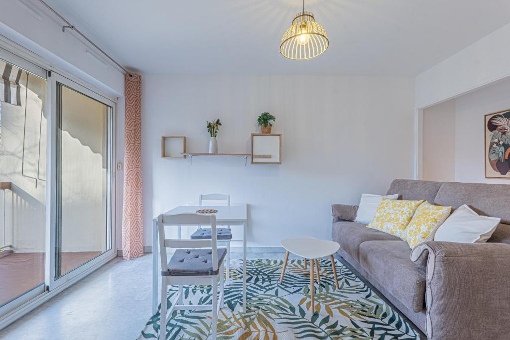 Studio avec balcon et parking proche plages - 2