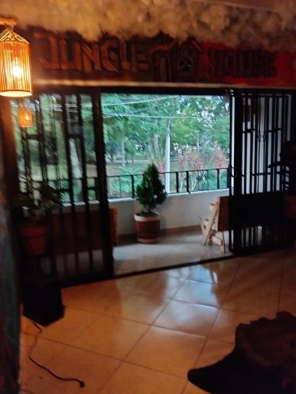 Jungle house private room - 5
