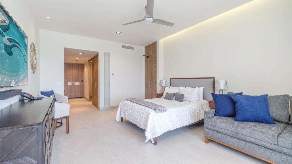 Beachfront Luxury Studio - 3