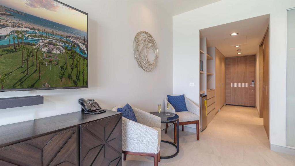 Beachfront Luxury Studio - 4