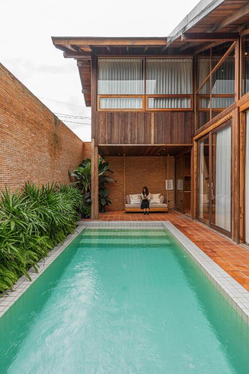 スイミングプール