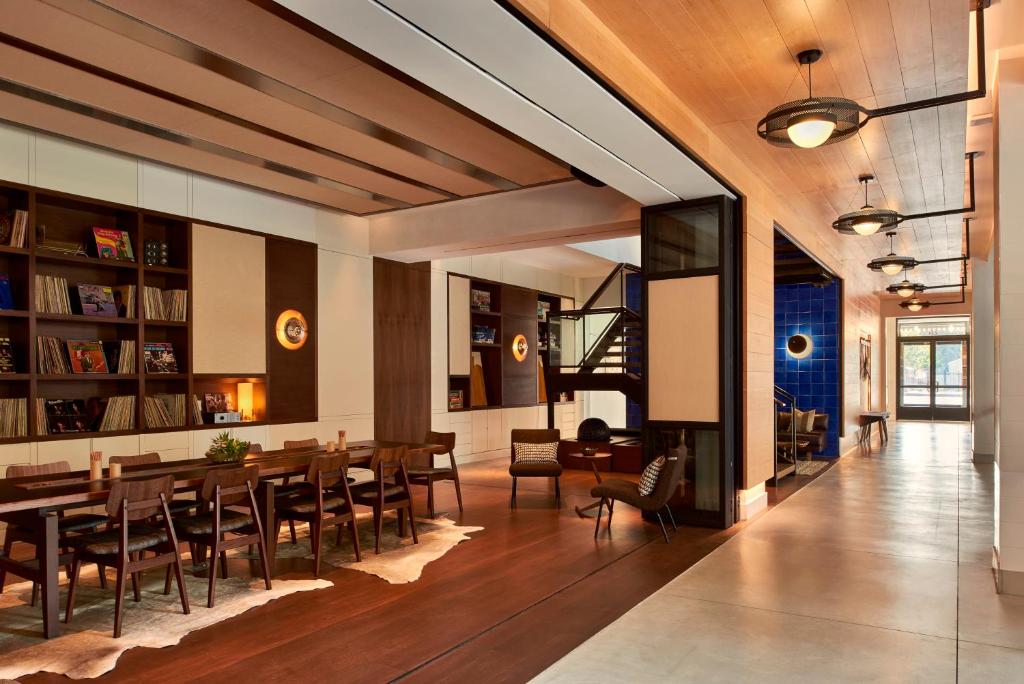 Shared lounge/TV area