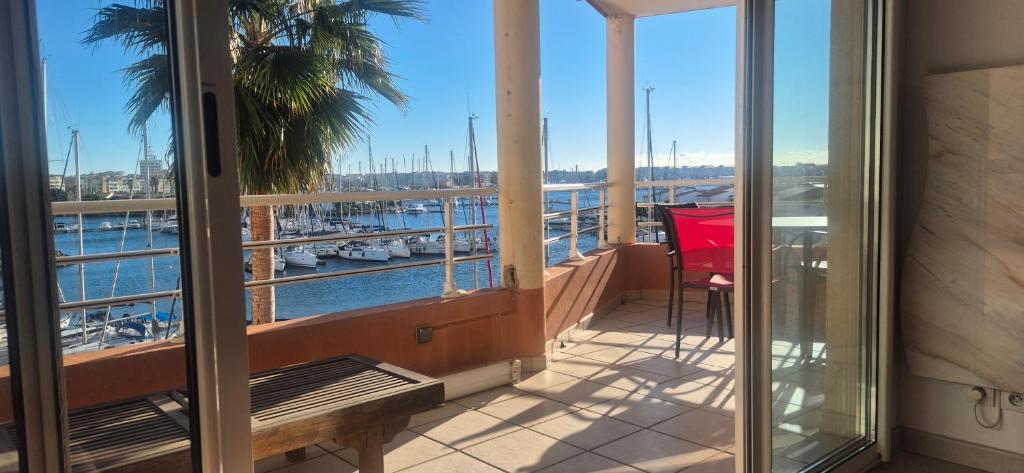 Le Matago A36, Superbe T2 avec vue sur le Port, parking, piscine, clim - 2