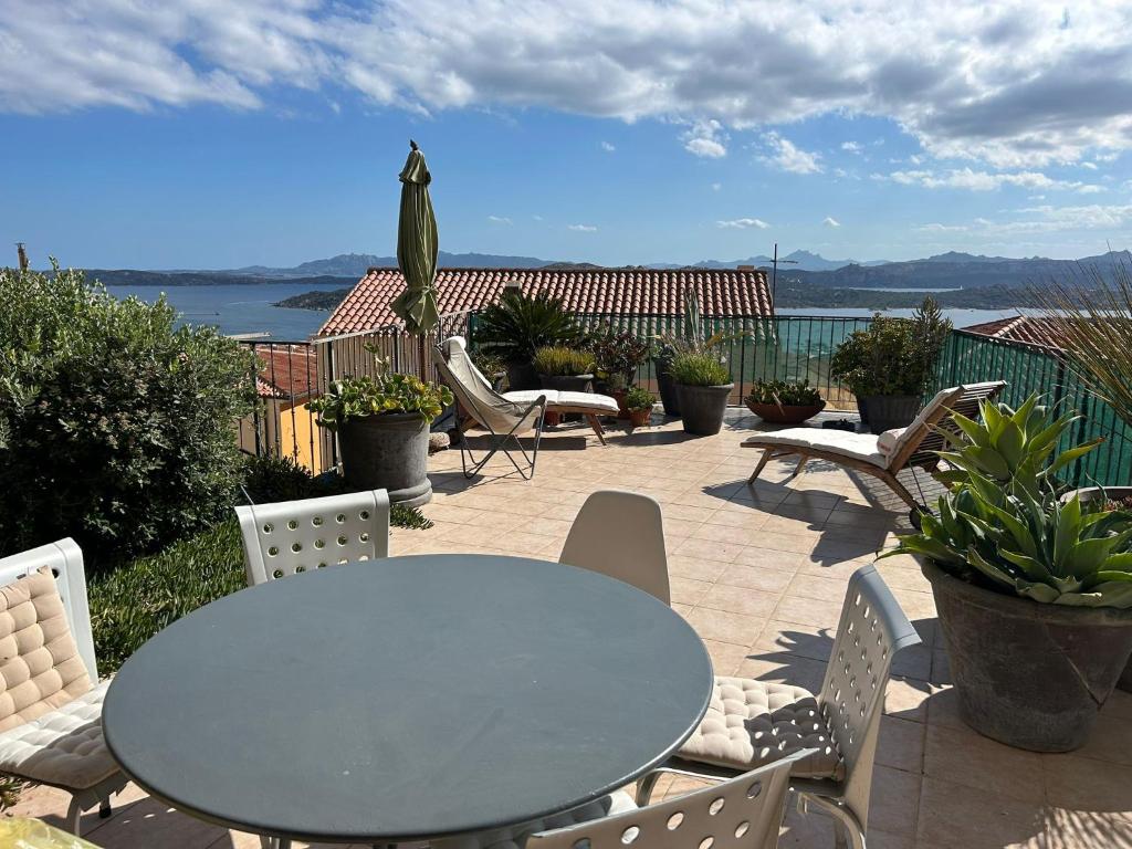 Bright apartment with garden and sea-view terrace - 1