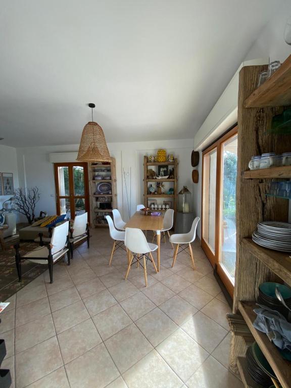 Bright apartment with garden and sea-view terrace - 2