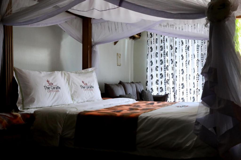 The Giraffe Cottages Restaurant and Bar