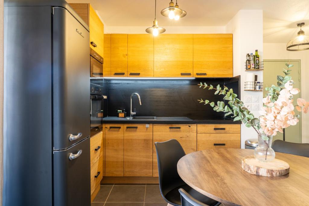 Charming 2-room apartment in Lavandou, terrace, parking, air conditioning - 4