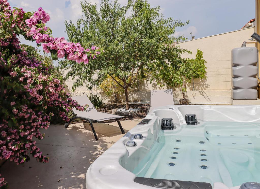 L'Escapade Jaune - Jacuzzi, Wi-Fi, tout équipée - 3