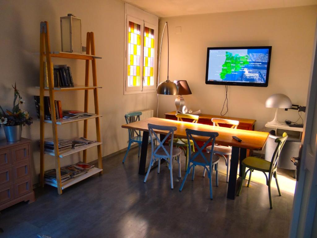 Shared lounge/TV area