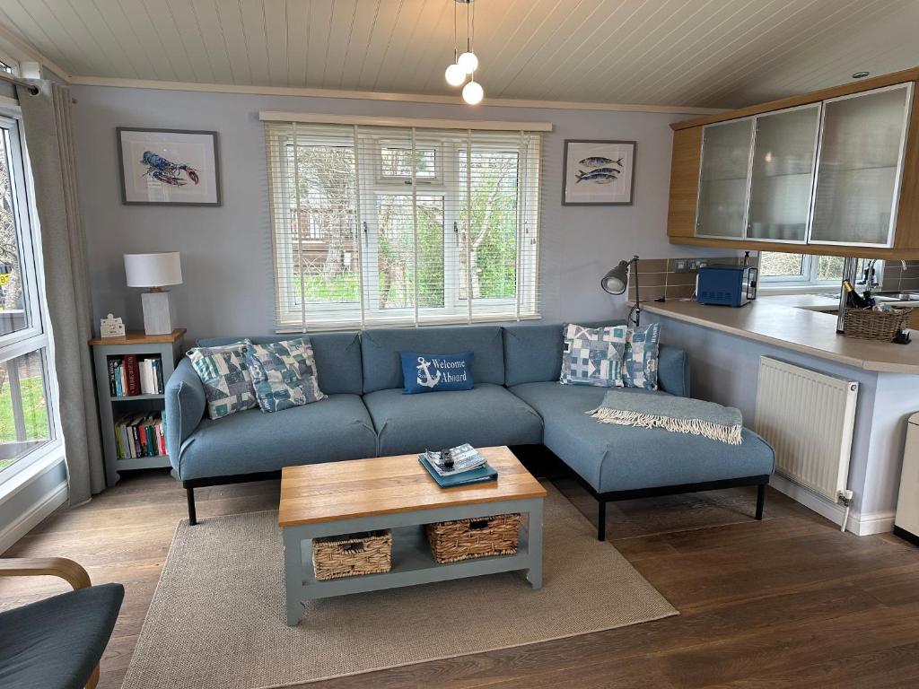 Driftwood Lodge, Malborough - pet-friendly stay