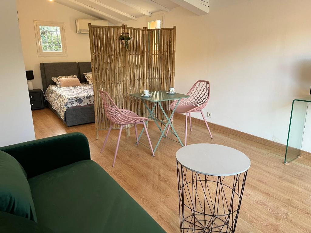 Studio indépendant pour 2 personnes avec piscine partagée - 2