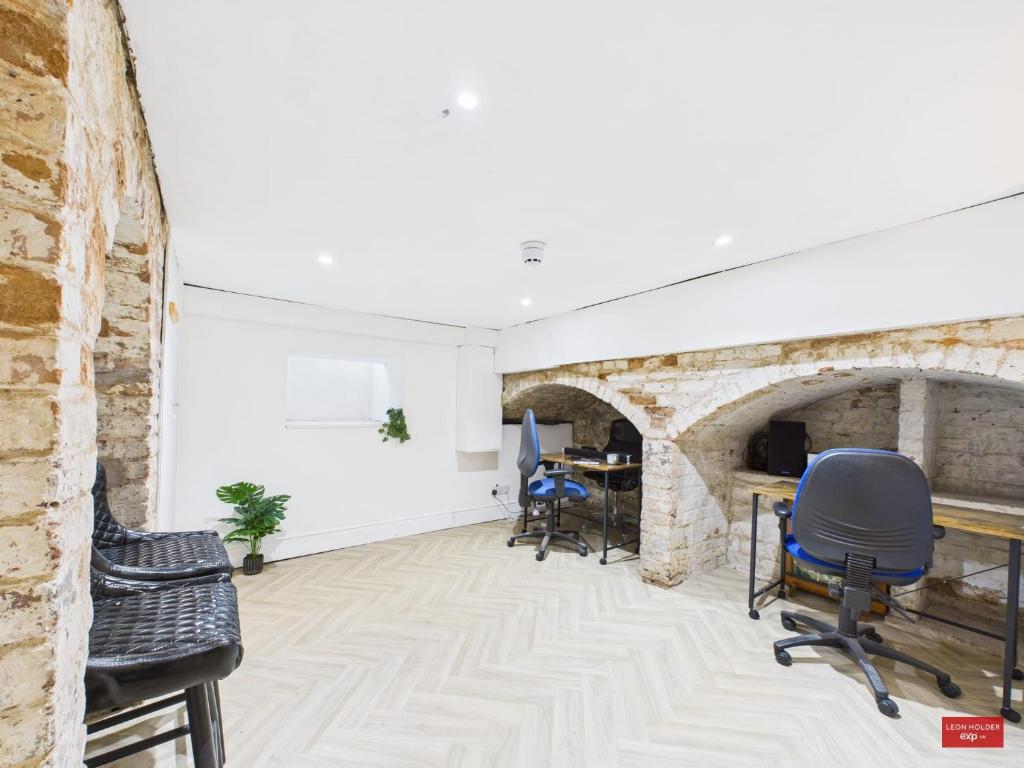 Sandford Park Suite, Cheltenham photo 6