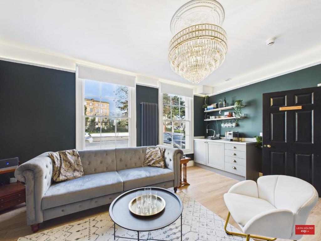 Sandford Park Suite, Cheltenham photo 8