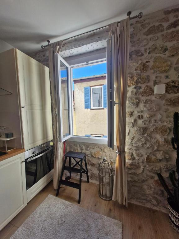 Cozy Old Town apartment - 2
